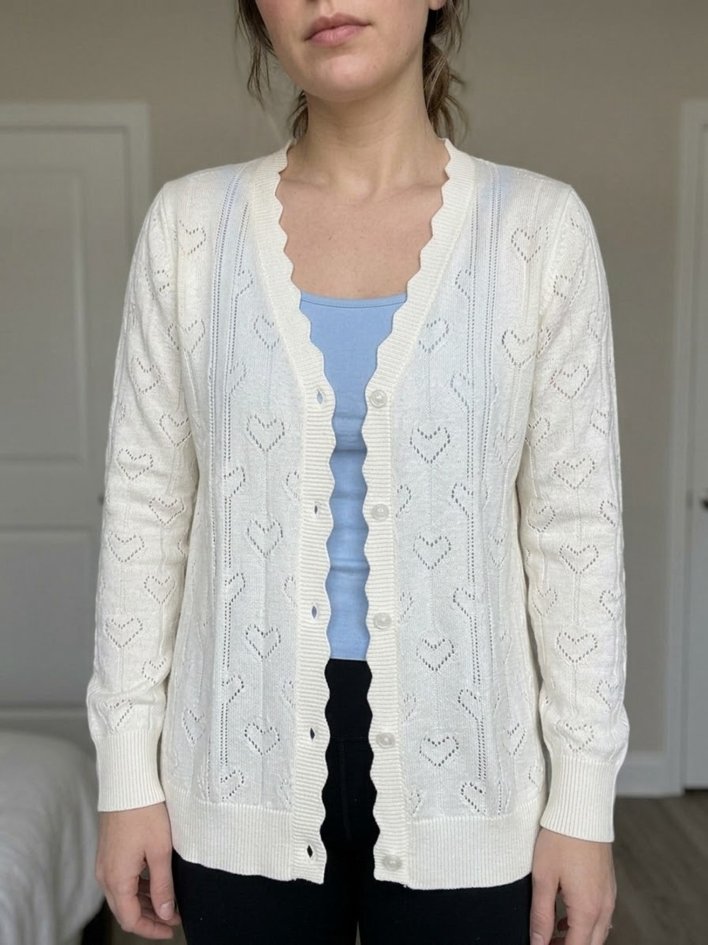 Women's Scallop-Edge Heart Knit Cardigan in White